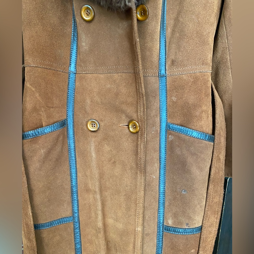 Stunning vintage real leather shearling lined trench coat